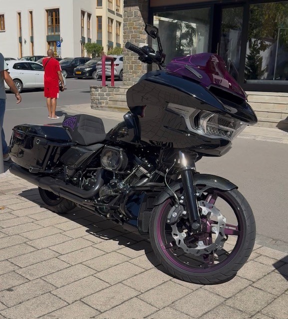 Harley-Davidson FLTRX Road Glide (2024)